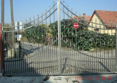 kovácsoltvas kapu Debrecen