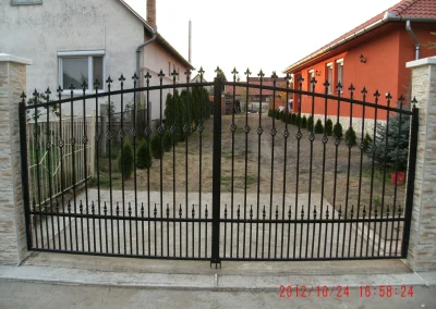 kovácsoltvas kapu Hajdúsámson
