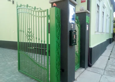 kovácsoltvas kapu ajtó Újfehértó